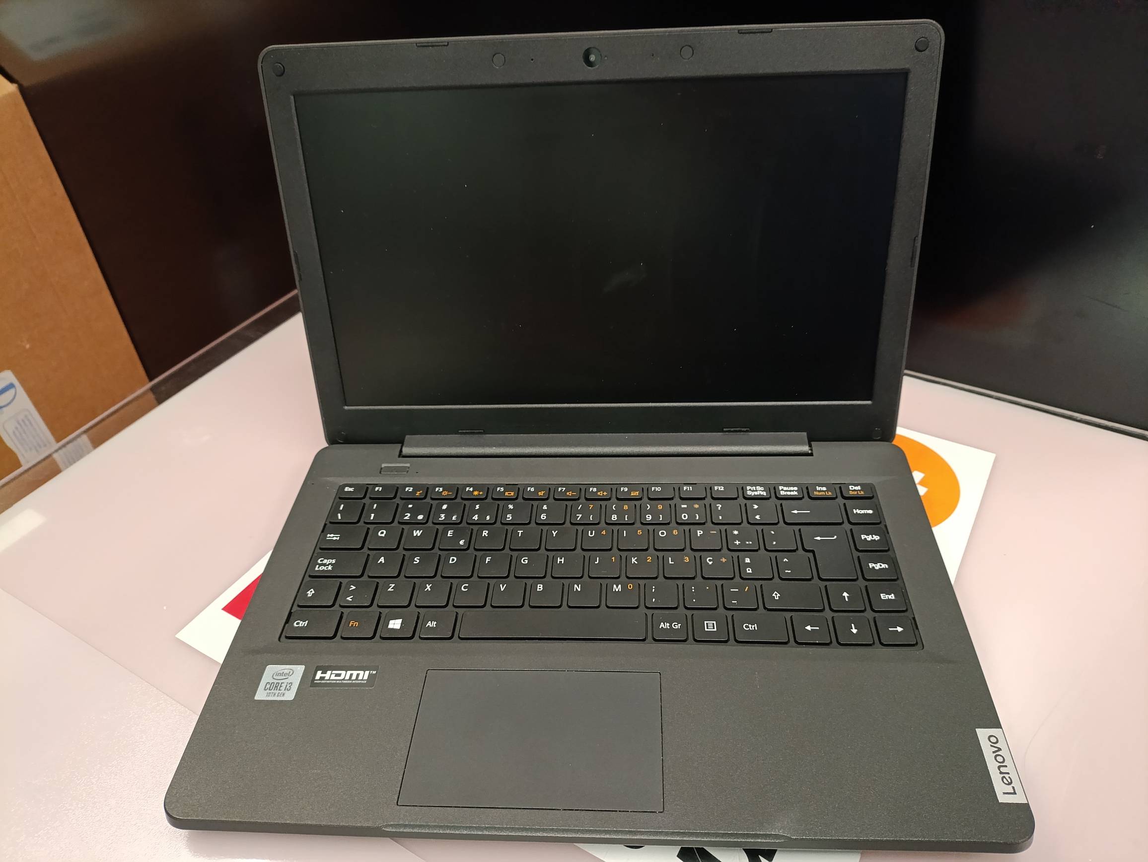 Reparação de portátil Lenovo escolar